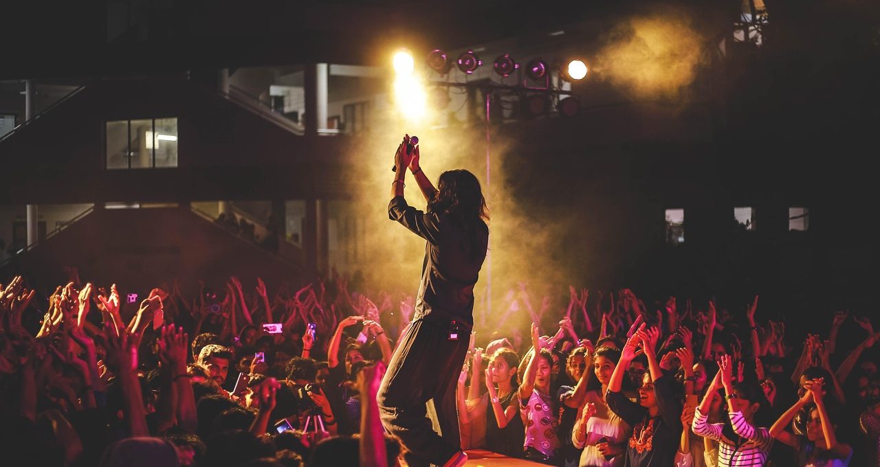 “Fauna Primavera 2025 in Santiago Chile – music festival crowd and lights”