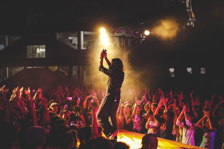 “Fauna Primavera 2025 in Santiago Chile – music festival crowd and lights”