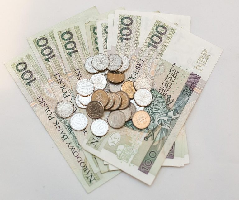 Carrying cash abroad
