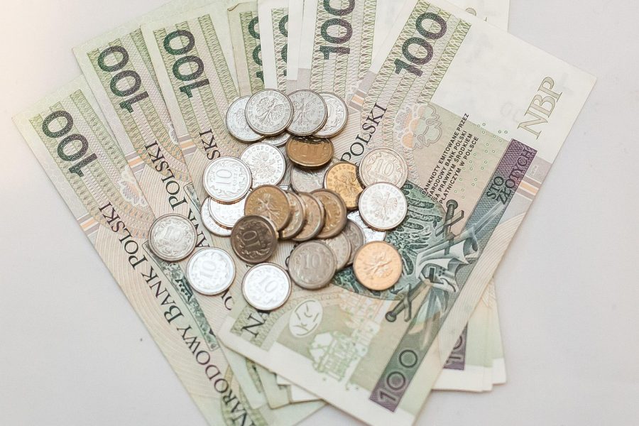 Carrying cash abroad
